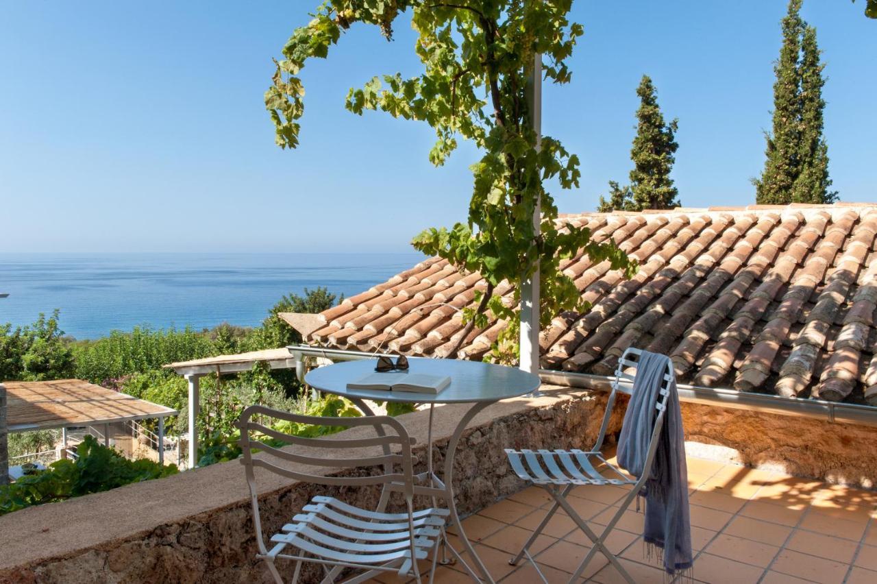 Notos Hotel Kardamili Экстерьер фото